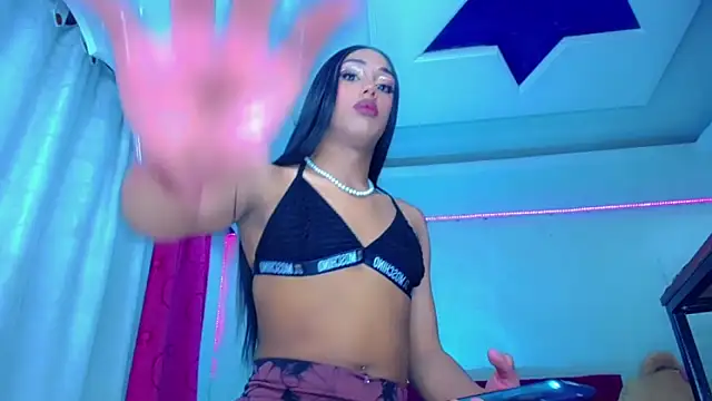 NahomiCamper online show from 4, 5, 2026