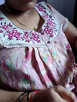 Snapshot of samitasharma chatting on 21, 6, 2026 samitasharma online show from 21, 6, 2026