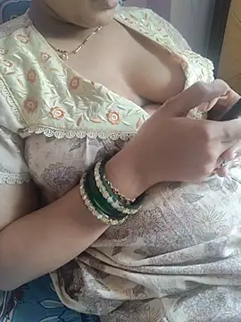 Snapshot of samitasharma chatting on 5, 8, 2026 samitasharma online show from 5, 8, 2026