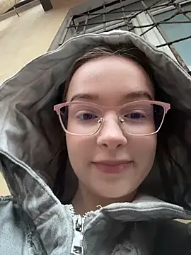 Baby Tiny online show from 16, 10, 2025
