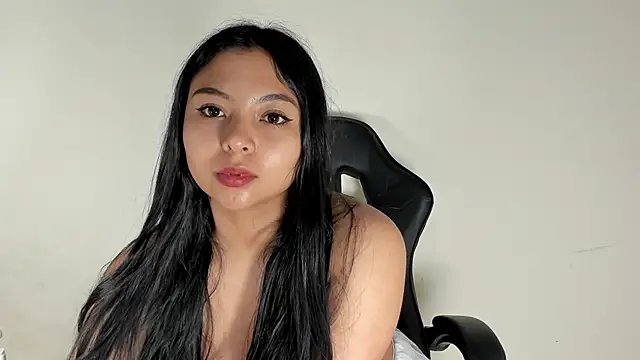 Snapshot of emma_980 chatting on 7, 12, 2024 emma 980 online show from 7, 12, 2024