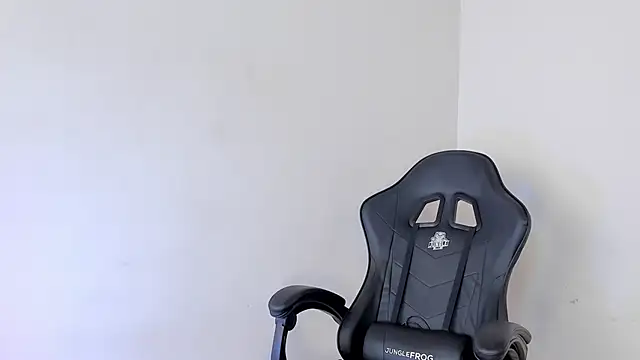 Snapshot of emma_980 chatting on 30, 1, 2025 emma 980 online show from 30, 1, 2025