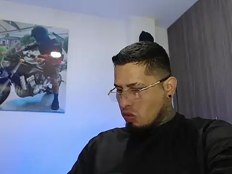 Snapshot of sr_fuerte chatting on 7, 3, 2026 sr fuerte online show from 7, 3, 2026