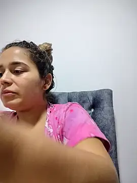 Snapshot of LaurenWelly_ chatting on 18, 2, 2025 LaurenWelly  online show from 18, 2, 2025