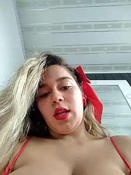 Snapshot of LaurenWelly_ chatting on 27, 2, 2025 LaurenWelly  online show from 27, 2, 2025