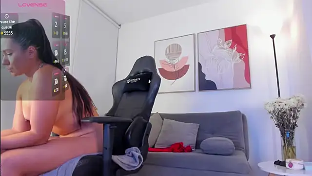 sofiiajones online show from 15, 2, 2026