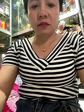 Snapshot of Cesywet chatting on 11, 9, 2025 Cesywet online show from 11, 9, 2025