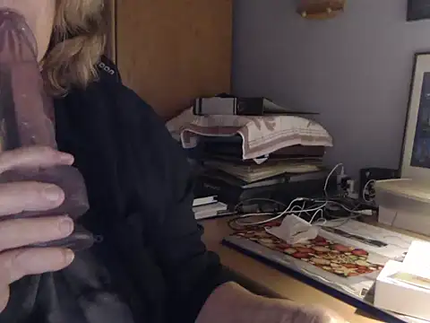 Snapshot of _sunshine__ chatting on 10, 12, 2024  sunshine   online show from 10, 12, 2024