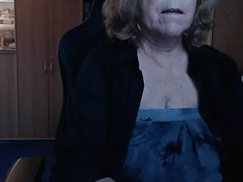 Snapshot of _sunshine__ chatting on 11, 12, 2024  sunshine   online show from 11, 12, 2024