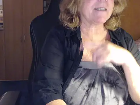 Snapshot of _sunshine__ chatting on 16, 12, 2024  sunshine   online show from 16, 12, 2024