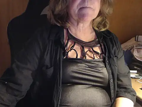 Snapshot of _sunshine__ chatting on 23, 12, 2024  sunshine   online show from 23, 12, 2024