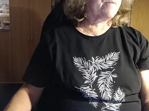 Snapshot of _sunshine__ chatting on 25, 12, 2024  sunshine   online show from 25, 12, 2024