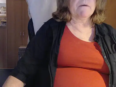Snapshot of _sunshine__ chatting on 5, 1, 2025  sunshine   online show from 5, 1, 2025