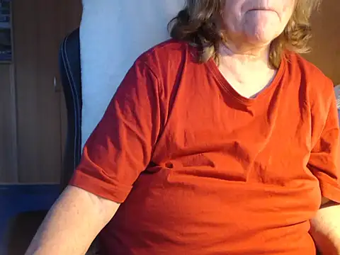 Snapshot of _sunshine__ chatting on 8, 1, 2025  sunshine   online show from 8, 1, 2025