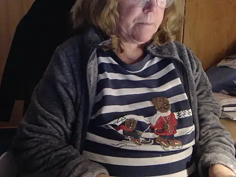 Snapshot of _sunshine__ chatting on 13, 2, 2025  sunshine   online show from 13, 2, 2025