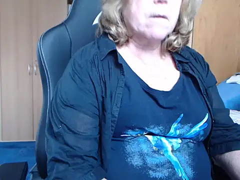 Snapshot of _sunshine__ chatting on 11, 3, 2025  sunshine   online show from 11, 3, 2025