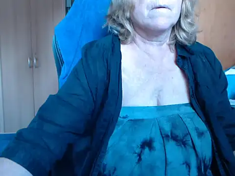 Snapshot of _sunshine__ chatting on 1, 10, 2025  sunshine   online show from 1, 10, 2025