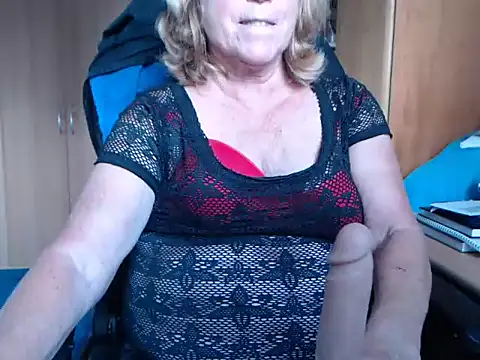 Snapshot of _sunshine__ chatting on 5, 10, 2025  sunshine   online show from 5, 10, 2025
