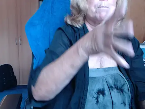 Snapshot of _sunshine__ chatting on 6, 10, 2025  sunshine   online show from 6, 10, 2025