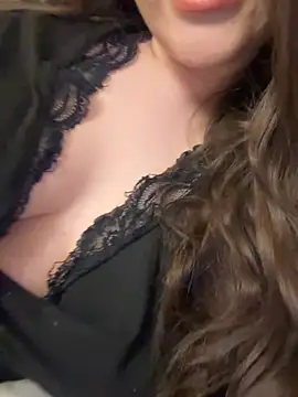 Snapshot of Elinatiranda chatting on 5, 8, 2026 Elinatiranda online show from 5, 8, 2026