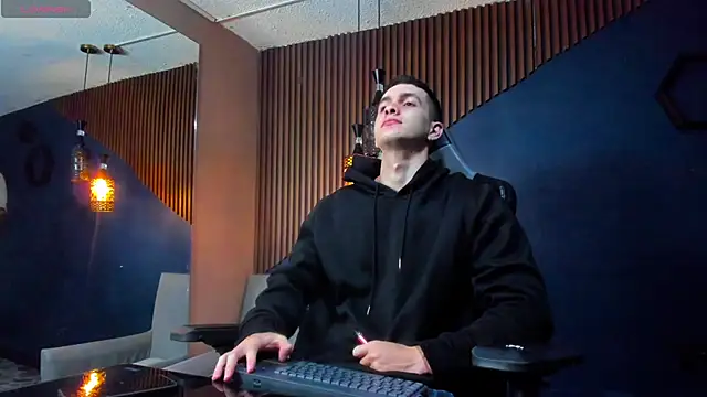 JacksonOlsenn online show from 1, 3, 2025