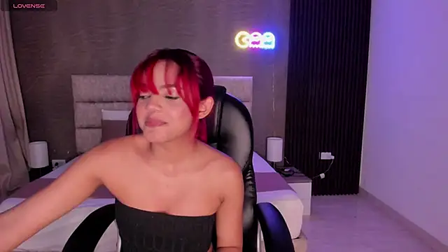 Cristal  adams online show from 18, 9, 2025