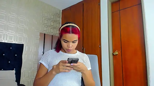 Snapshot of evelyn_wine chatting on 7, 2, 2025 evelyn wine online show from 7, 2, 2025