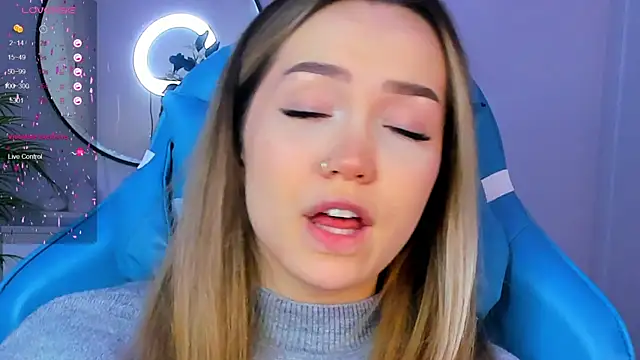 Evia r0se online show from 5, 1, 2025