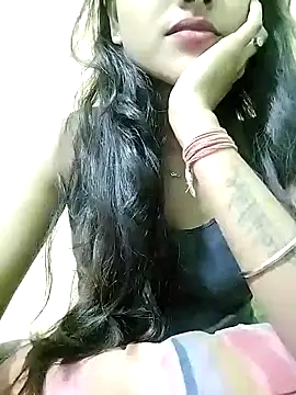 MISSQUEEN48 online show from 4, 1, 2025