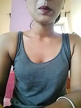 MISSQUEEN48 online show from 7, 7, 2026