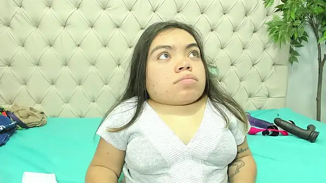 Michelle Brooks online show from 14, 12, 2024