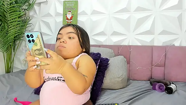 Michelle Brooks online show from 28, 12, 2024