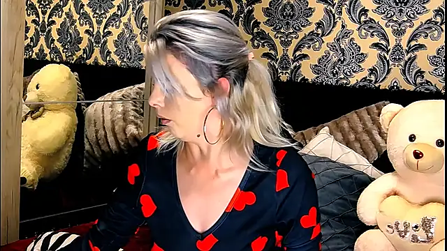 Aly girl1 online show from 8, 12, 2024