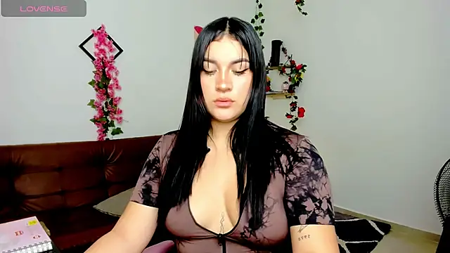 Emic  online show from 2, 3, 2025