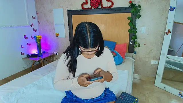 mialopez52 online show from 8, 7, 2026