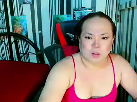 Snapshot of Reginex chatting on 4, 6, 2026 Reginex online show from 4, 6, 2026
