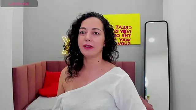Linda Insatiable online show from 18, 11, 2025