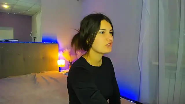 Laura Leee online show from 20, 11, 2025