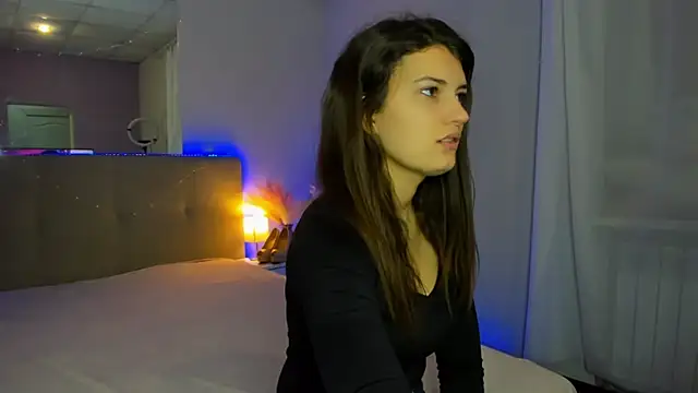 Laura Leee online show from 26, 11, 2025