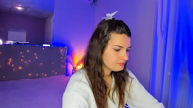 Laura Leee online show from 3, 5, 2026