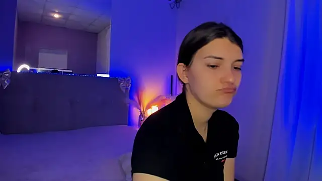 Snapshot of Laura_Leee chatting on 10, 5, 2026 Laura Leee online show from 10, 5, 2026