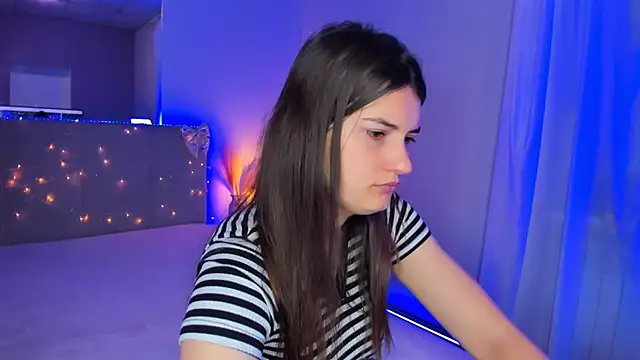 Snapshot of Laura_Leee chatting on 16, 5, 2026 Laura Leee online show from 16, 5, 2026
