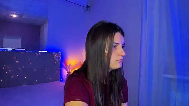 Snapshot of Laura_Leee chatting on 17, 7, 2026 Laura Leee online show from 17, 7, 2026