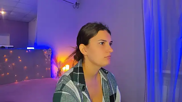 Snapshot of Laura_Leee chatting on 26, 7, 2026 Laura Leee online show from 26, 7, 2026