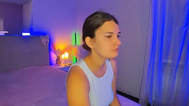 Snapshot of Laura_Leee chatting on 28, 7, 2026 Laura Leee online show from 28, 7, 2026
