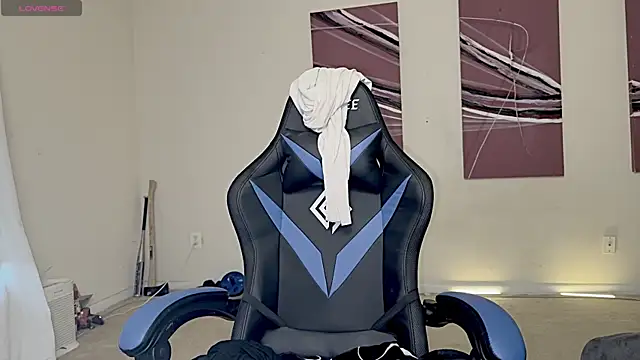 VeronicaRonnieTaylor online show from 4, 12, 2024