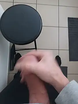 Snapshot of casper0303 chatting on 5, 2, 2025 casper0303 online show from 5, 2, 2025