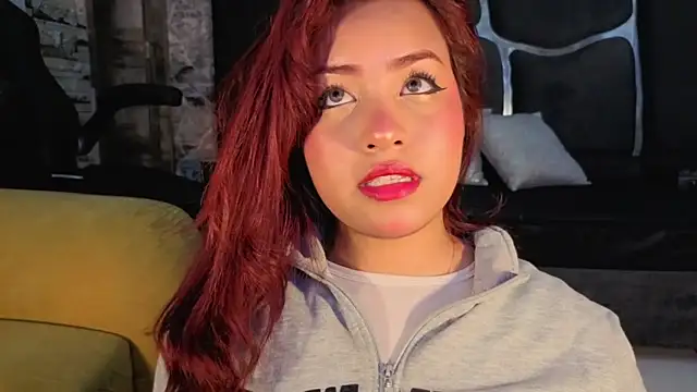 Estrella05  online show from 12, 9, 2025