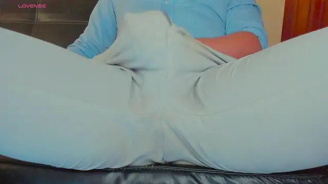 Snapshot of MrLonely02 chatting on 13, 12, 2024 MrLonely02 online show from 13, 12, 2024