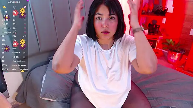 VictoriaMontero30000 online show from 3, 3, 2026